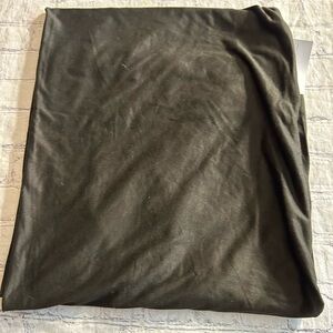 BEYOND YOGA POCKET INFINITY SCARF CHARCOAL COLOR